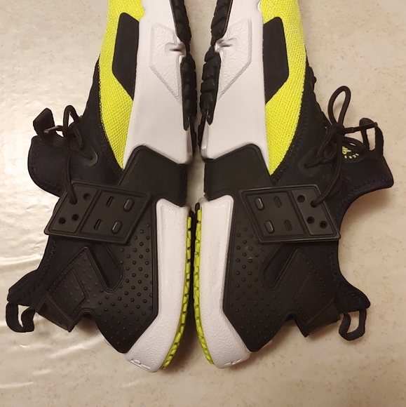 Nike Air Huarache Drift ‘Black/Volt’ Men's Size 8 Women's 10 - Picture 6 of 9